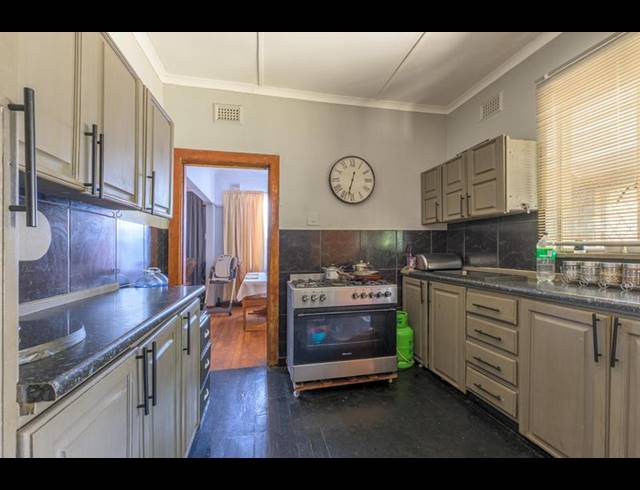 4 BEDROOM HOUSE FOR SALE IN LESTER PARK